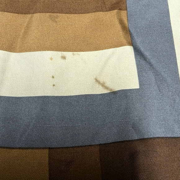 Yves Saint Laurent Scarf - Picture 5 of 7